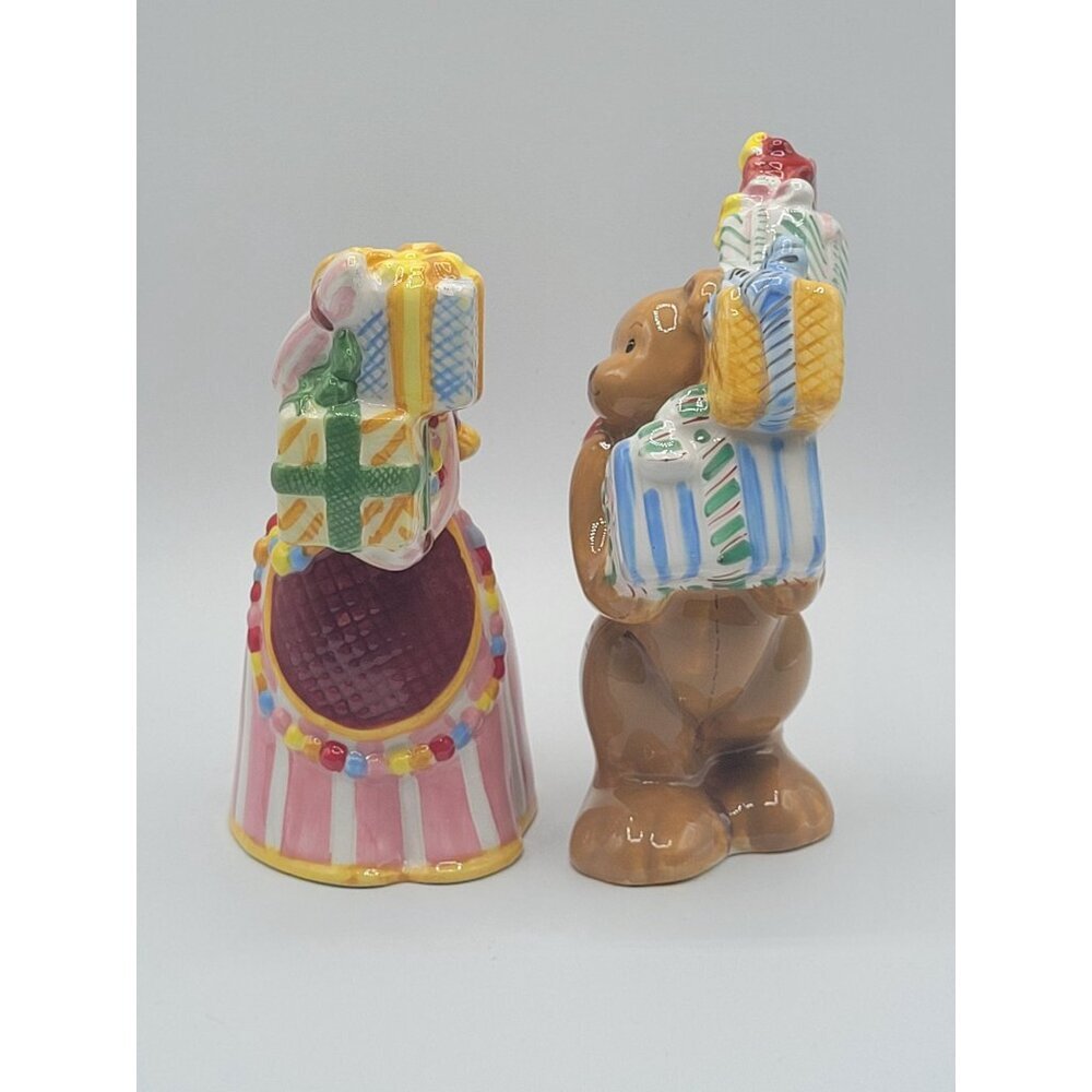 Vintage Nikko Christmas Girl & Bear Presents Salt & Pepper Shaker Set CHIPS - Picture 2 of 10